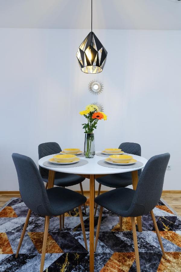Sara Apartments Visoko Eksteriør bilde