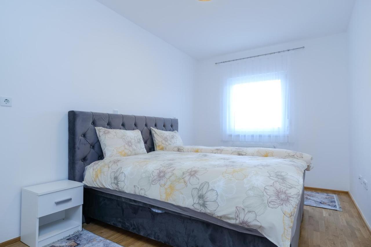 Sara Apartments Visoko Eksteriør bilde